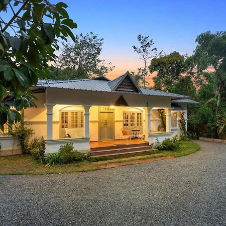 Stayvista At Catherine Cottage With Heater & Board Game Munnar Εξωτερικό φωτογραφία